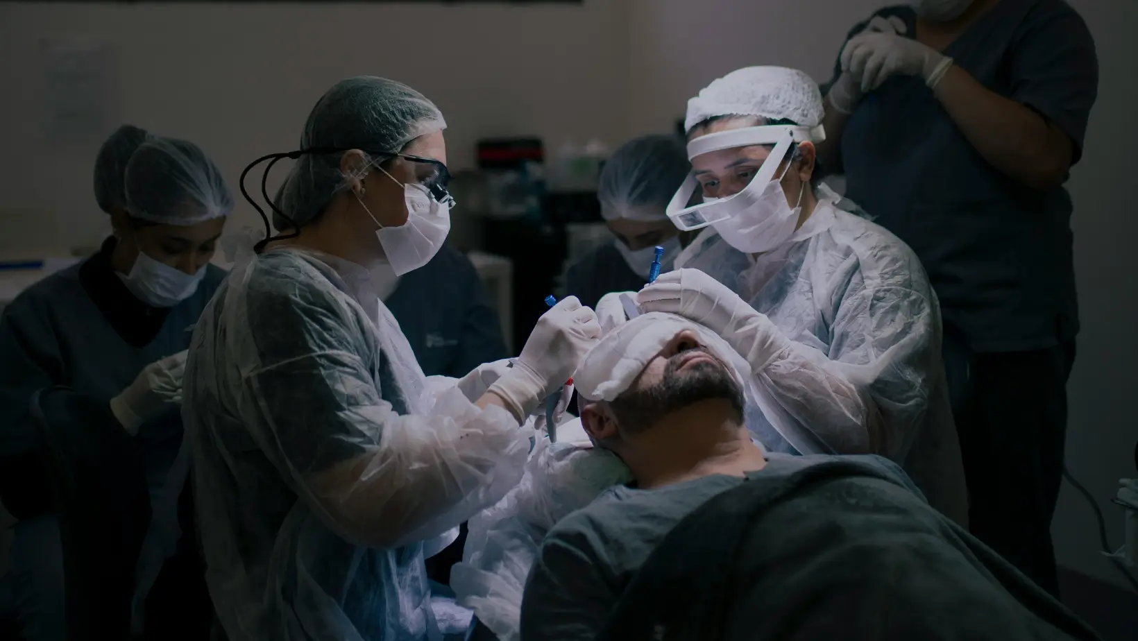 FUE vs. FUT Hair Transplants: Which is Better?